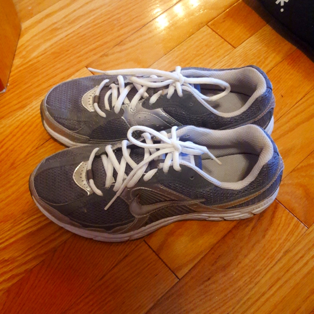 Women's Nike Running Shoes Size 9